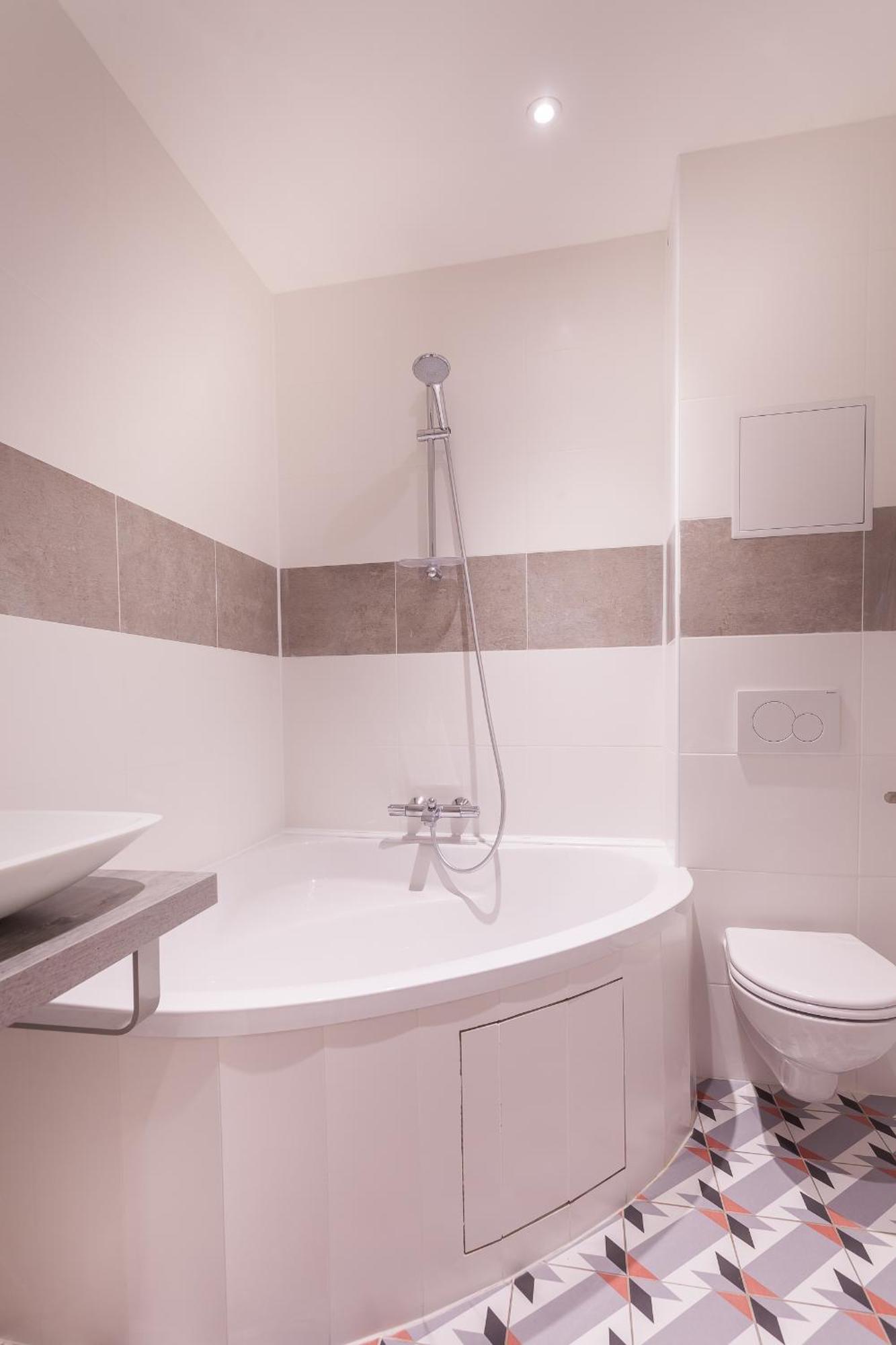 Jenner Hotel 3*